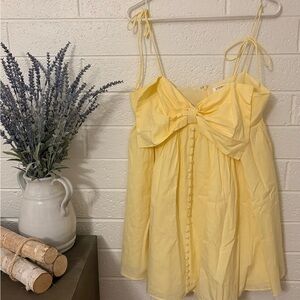 Storia Pale Yellow Dress with Bow Accent